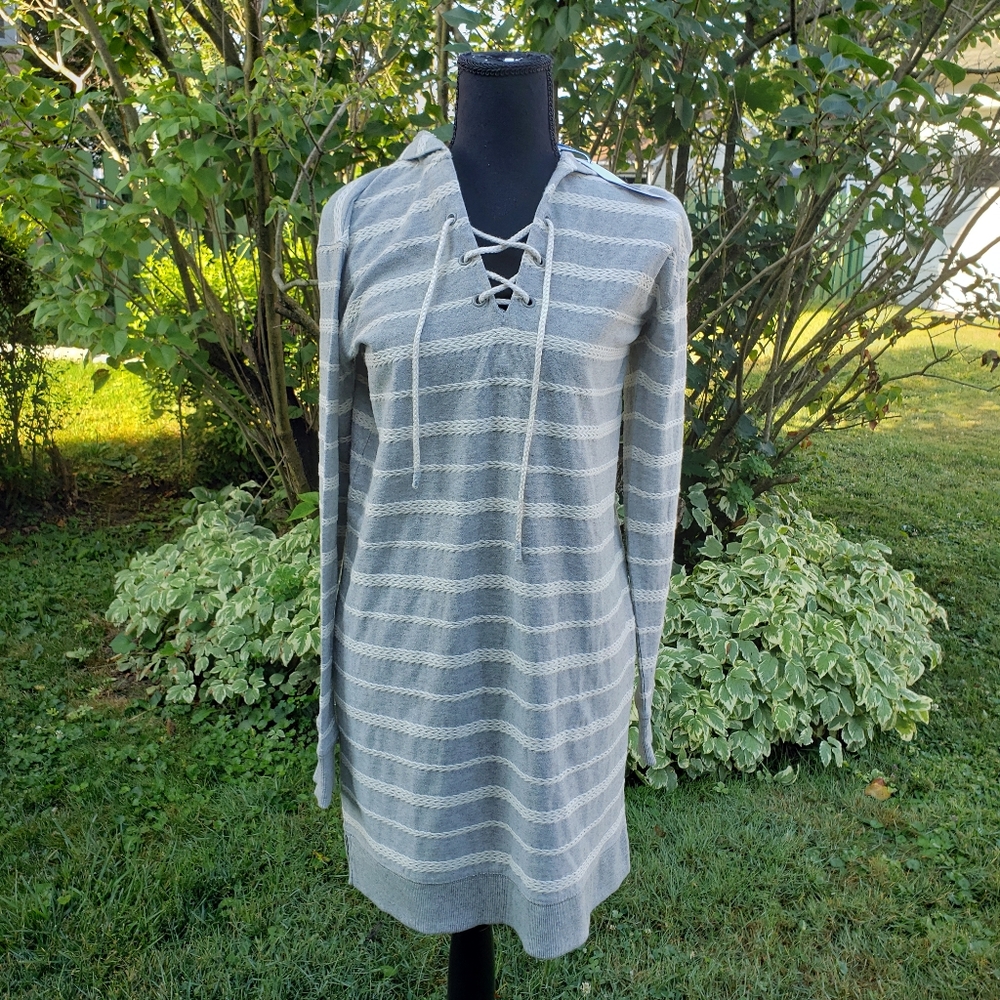 NWT. Southern Tide Heather Grey Hooded cover up with Stripes.